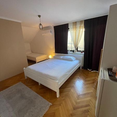 Guesthouse 12A Πρίστινα Εξωτερικό φωτογραφία