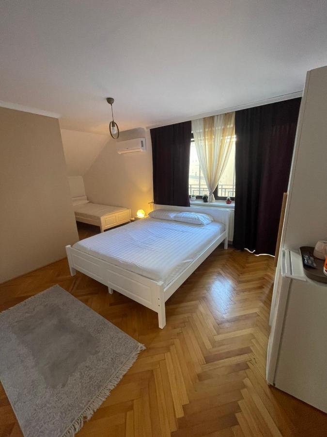 Guesthouse 12A Πρίστινα Εξωτερικό φωτογραφία