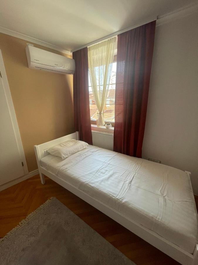 Guesthouse 12A Πρίστινα Εξωτερικό φωτογραφία
